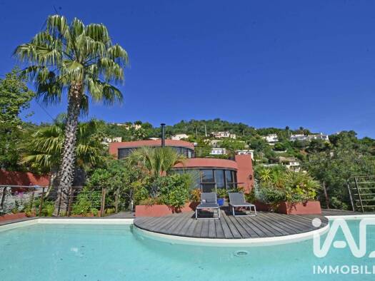 Maison à vendre 2 690 000 € 8 pièces 5 chambres 262 m² 1 703 m² de terrain Le Roc Fleuri-Capitou (Jeanne d'Arc) Mandelieu-la-Napoule 06210