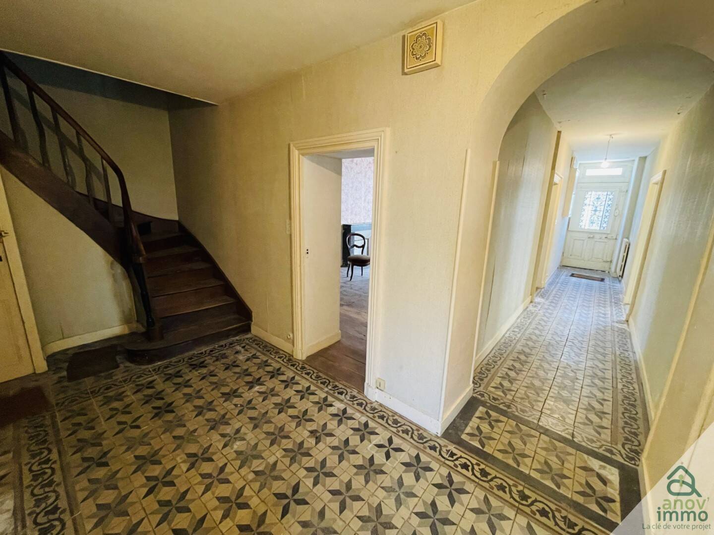 Maison à vendre, 227m², VILLEBOIS LAVALETTE