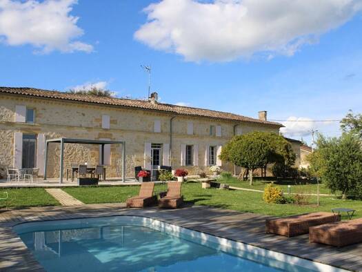 Villa à vendre 821 600 € 10 pièces 7 chambres 420 m² 5 000 m² de terrain Sainte-Colombe 33350
