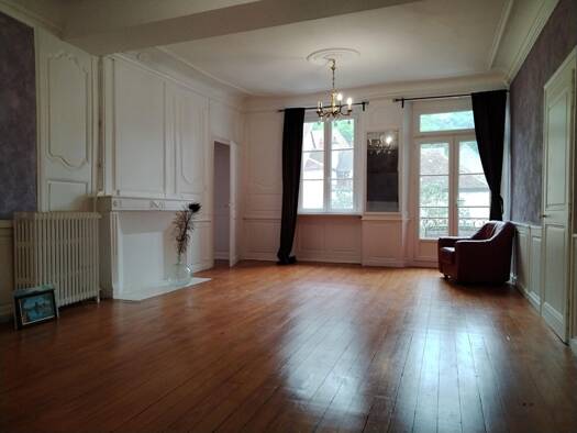 Immeuble à vendre 165 000 € 505 m² Salins-les-Bains 39110