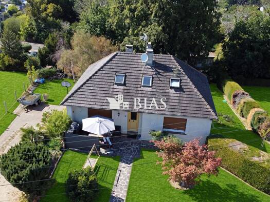 Maison à vendre 235 000 € 5 pièces 4 chambres 81 m² 957 m² de terrain Stade Bernay 27300