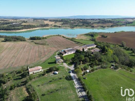 Local commercial à vendre 2 500 000 € 1 828 m² de surface de vente Castelnaudary 11400