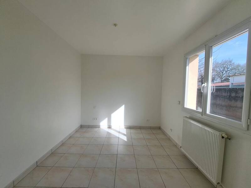 Maison à louer, 0m², SALLES