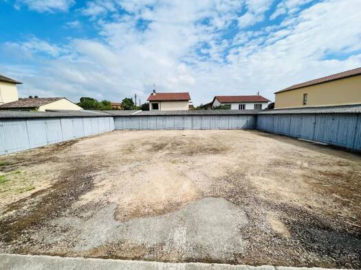 Parking à louer 63,33 € 10 m² La Verchere Charnay-lès-Mâcon 71850