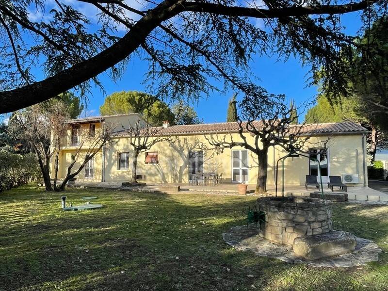Maison à vendre, 192m², SAINT SATURNIN LES APT