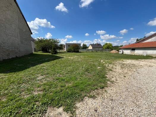 Terrain constructible à vendre 61 500 € 801 m² de terrain Matougues 51510