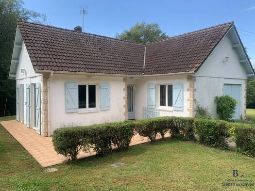 Maison de plain-pied à vendre 249 000 € 3 pièces 2 chambres 61,66 m² 2 000 m² de terrain Salies-de-Béarn 64270