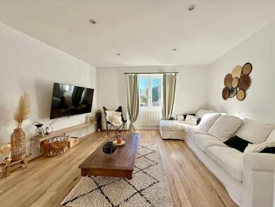 Maison à vendre 215 000 € 4 pièces 2 chambres 90 m² 804 m² de terrain Saint-Germain-d'Esteuil 33340
