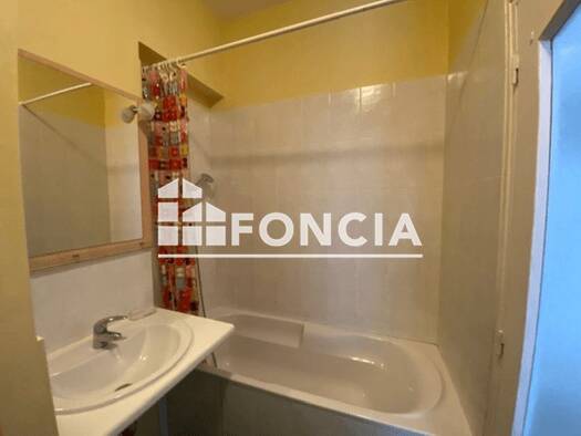 Appartement à louer 400 € 1 pièce 23 m² RDC Centre Ville Douarnenez 29100