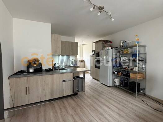 Appartement à louer 973 € 3 pièces 2 chambres 61 m² Étage 1/2 Montlhery 91310