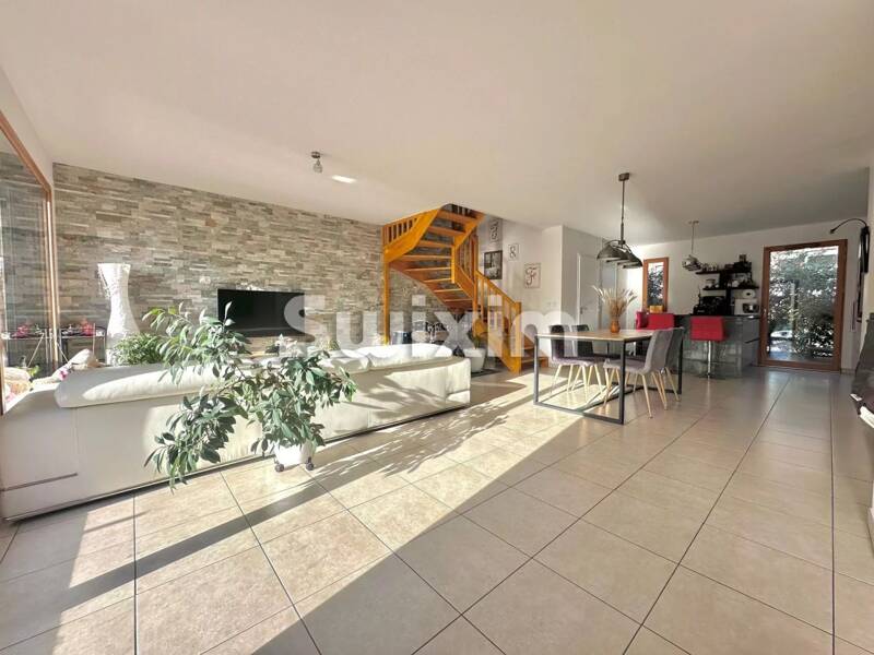Maison à louer, 117m², ECHENEVEX