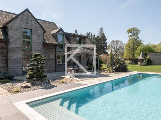 Maison à vendre - de 1.1M € 7 pièces 5 chambres 380 m² 3 000 m² de terrain Québriac 35190