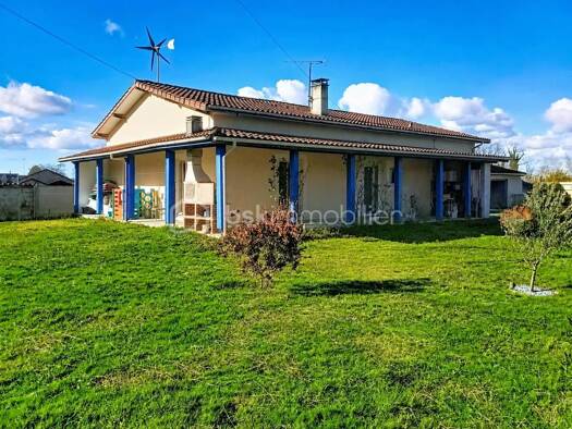 Maison de plain-pied à vendre 272 000 € 6 pièces 4 chambres 136 m² 1 500 m² de terrain Hinx 40180