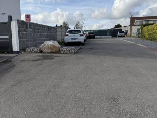 Parking à vendre 21 920 € 358 m² Raillencourt-Sainte-Olle 59554