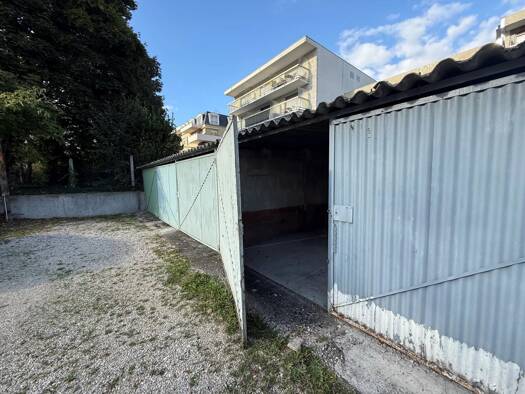 Parking à vendre 17 500 € La Fontaine-Parc des Sceaux-Croix de Berny-Centre Ville Antony 92160