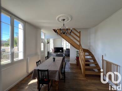 Maison de ville à vendre 116 000 € 4 pièces 3 chambres 82 m² 317 m² de terrain Sud Est-Nord Ouest Montval-sur-Loir 72500