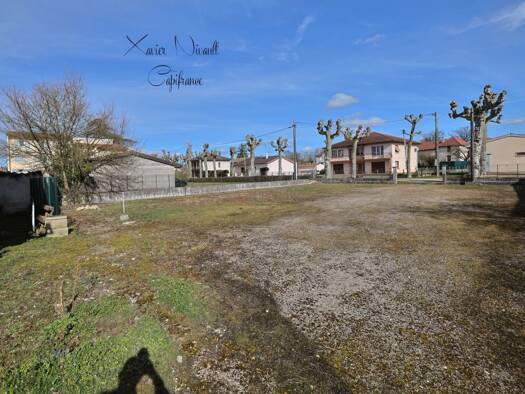 Terrain constructible à vendre 32 000 € 561 m² de terrain Saint-Julien-sur-Reyssouze 01560