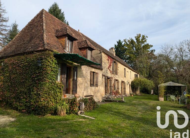Maison à vendre 492 000 € 7 pièces 4<br/>chambres 217 m²<br/>superficie 14 372 m²<br/>terrain Coux et Bigaroque-Mouzens 24220