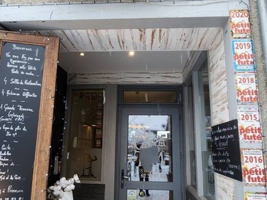 Restaurant à vendre Fonds de commerce 820 000 € 492 m² d'espace de restauration Saint-Lary-Soulan 65170