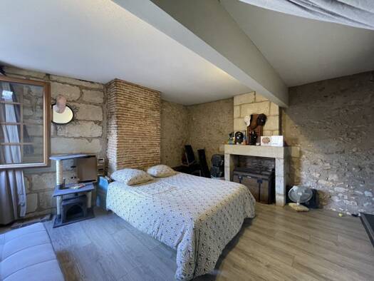 Appartement à louer 580 € 2 pièces 1 chambre 57,7 m² Étage 3/3 Puy-Saint Font Périgueux 24000