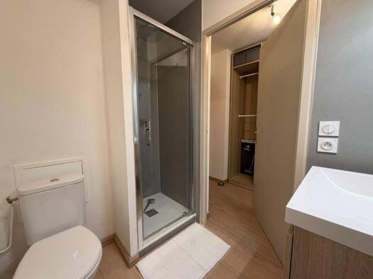 Appartement à louer - logement étudiant 750 € 2 pièces 1 chambre 27 m² Étage 4/6 Nantes 44000