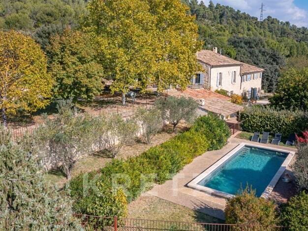 Maison à vendre 1 350 000 € 12 pièces 6 chambres 700 m² 25 000 m² de terrain Gréoux-les-Bains 04800