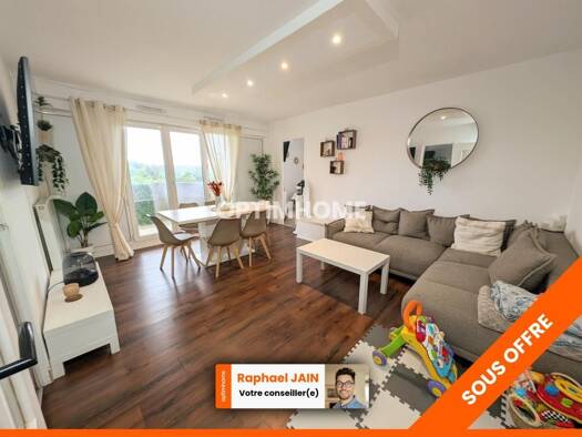 Appartement à vendre 121 500 € 4 pièces 3 chambres 78 m² Étage 12/14 Penhars Quimper 29000