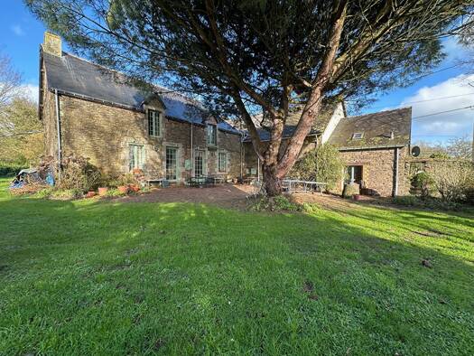 Maison à vendre 308 500 € 10 pièces 6 chambres 218 m² 4 609 m² de terrain Augan 56800