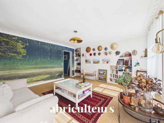 Appartement à vendre 775 000 € 3 pièces 2 chambres 77 m² Étage 2/4 Grandes Carrières-Clichy Paris 18ème arrondissement 75018
