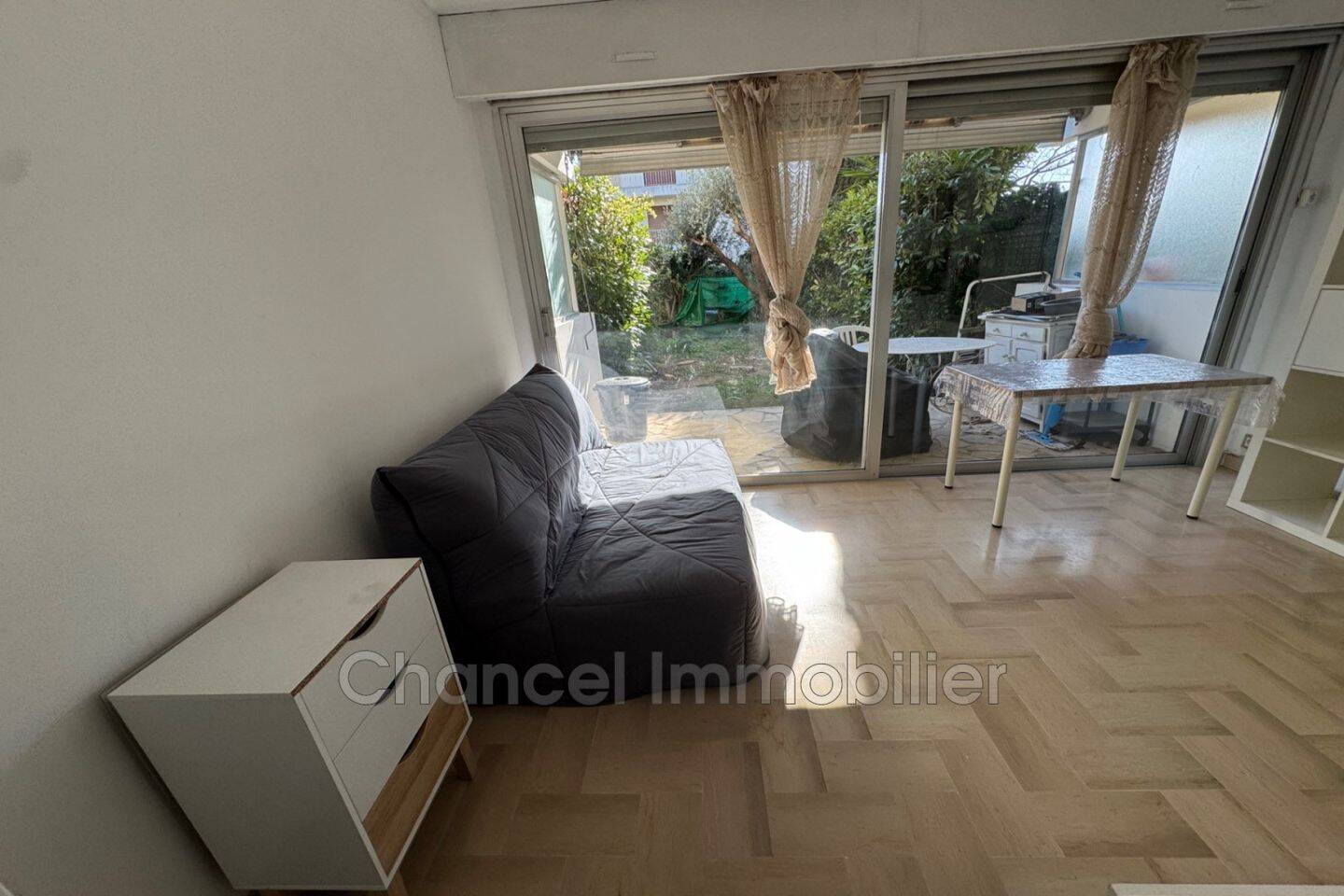 Maison à louer, 16m², JUAN LES PINS