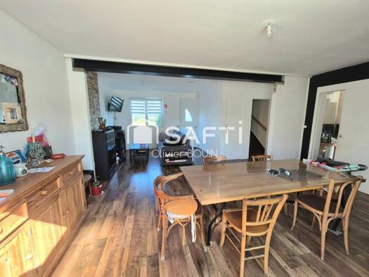 Maison à vendre 229 900 € 7 pièces 5 chambres 128 m² 443 m² de terrain Saint-Martin-des-Champs 29600