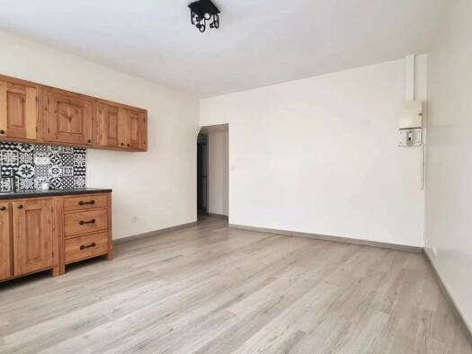 Appartement à louer 750 € 2 pièces 1 chambre 38,9 m² RDC/3 Le Bourg et le Hameaux Beynes 78650