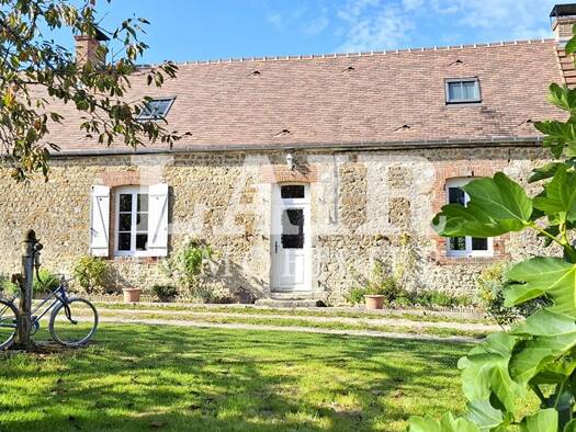 Maison à vendre 274 300 € 5 pièces 2 chambres 175 m² 12 297 m² de terrain Sees 61500
