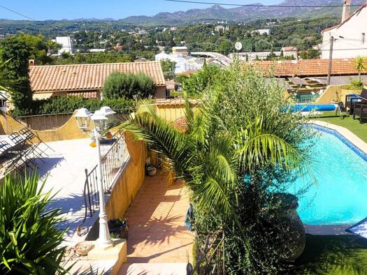 Maison à vendre 450 000 € 6 pièces 4 chambres 129 m² 480 m² de terrain La Millière Marseille 11ème arrondissement 13011