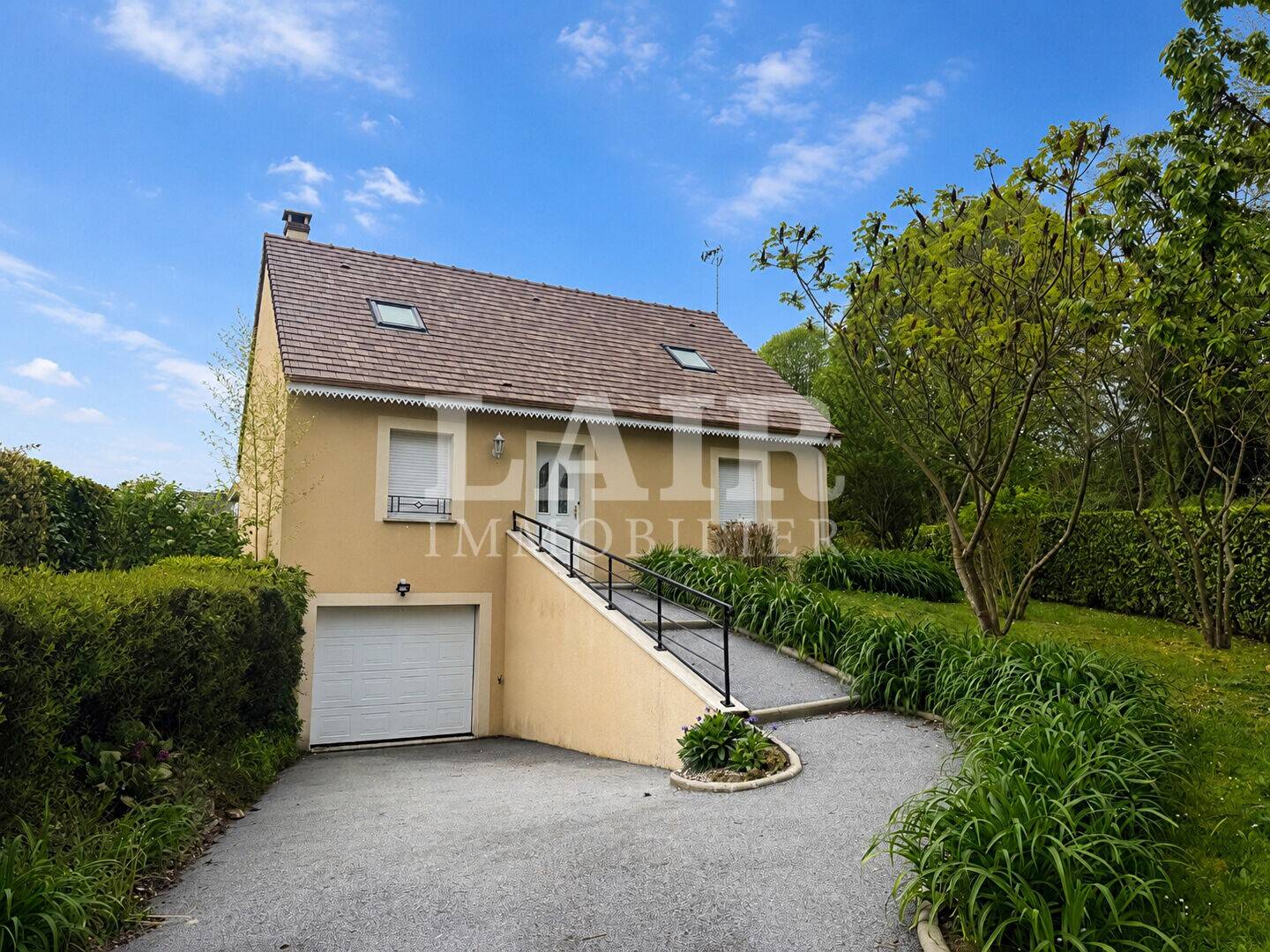 Maison à louer, 94m², SAINT LANGIS LES MORTAGNE
