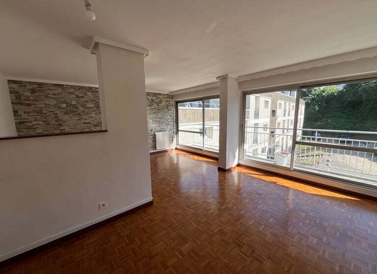 Appartement à louer 1 680 € 3 pièces 2<br/>chambres 84 m²<br/>superficie 3/15<br/>étage Brossolette-Vieux Bourg-Malraux Chatillon 92320