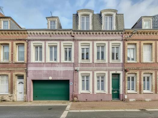 Maison de ville à vendre 250 000 € 11 pièces 5 chambres 238 m² 238 m² de terrain Le Centre Fécamp 76400