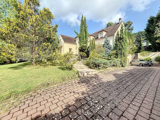 Maison à vendre 989 000 € 8 pièces 5 chambres 273 m² 1 771 m² de terrain Haut Guichet-Centre Ouest Orsay 91400