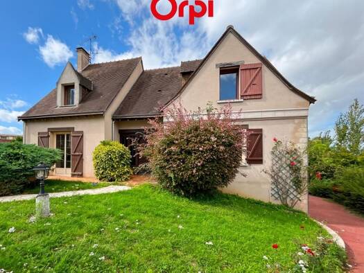 Maison à vendre 221 500 € 5 pièces 4 chambres 137 m² 1 457 m² de terrain Nord Ouest La Ferté-Bernard 72400