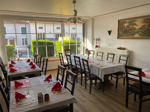 Hôtel à vendre Fonds de commerce 85 000 € 6 pièces 300 m² d'espace de restauration Saint-Thiébault 52150