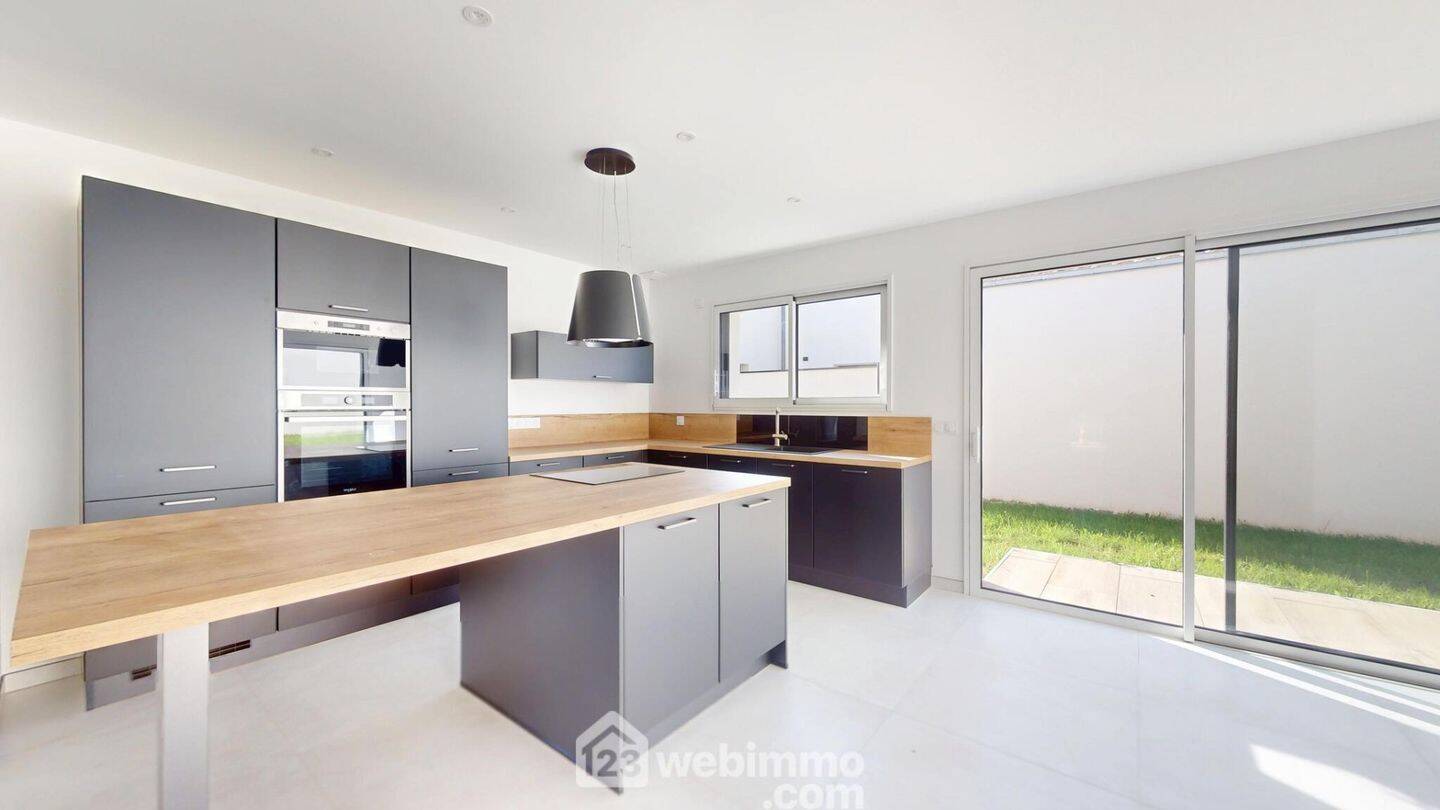 Maison à vendre, 120m², SAINT HILAIRE LA FORET