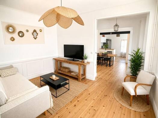 Maison de ville à vendre 164 300 € 4 pièces 2 chambres 74 m² 10 m² de terrain Hôtel de Ville Cognac 16100
