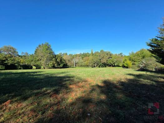 Terrain constructible à vendre 39 500 € 4 960 m² de terrain Pomarède 46250