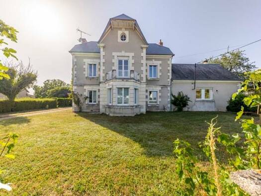 Maison à vendre 220 920 € 6 pièces 4 chambres 194 m² 5 037 m² de terrain Châtillon-sur-Indre 36700