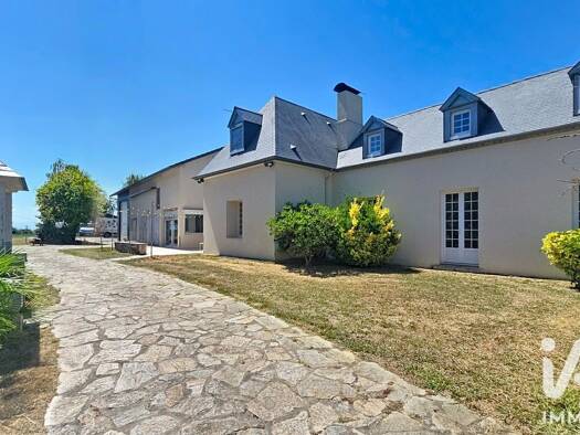 Maison à vendre 523 000 € 6 pièces 3 chambres 178 m² 5 345 m² de terrain Cescau 64170