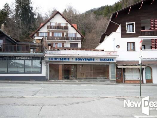 Local commercial à vendre 99 000 € 105 m² de surface de vente Ouest et Nord Passy 74190