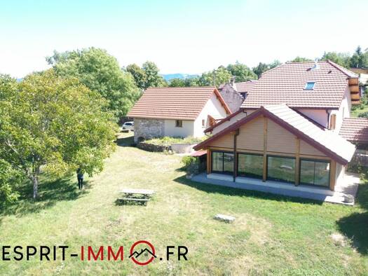 Maison à vendre 570 000 € 7 pièces 3 chambres 188 m² 2 653 m² de terrain Ontex 73310