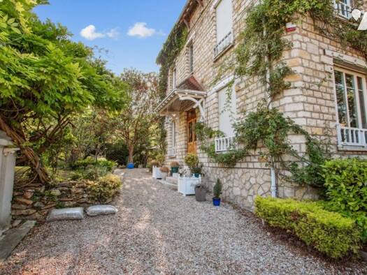 Maison à vendre 498 000 € 8 pièces 5 chambres 648 m² de terrain Melun 77000