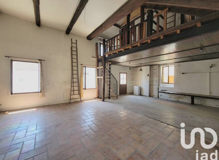 Maison à vendre 239 000 € 5 pièces 3<br/>chambres 95 m²<br/>superficie 30 m²<br/>terrain Haut Pays Villeneuve-le-Roi 94290
