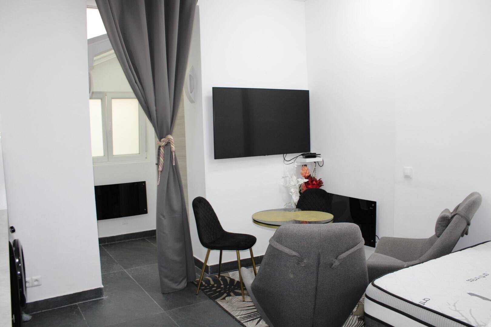 Maison à louer, 18m², LEVALLOIS PERRET
